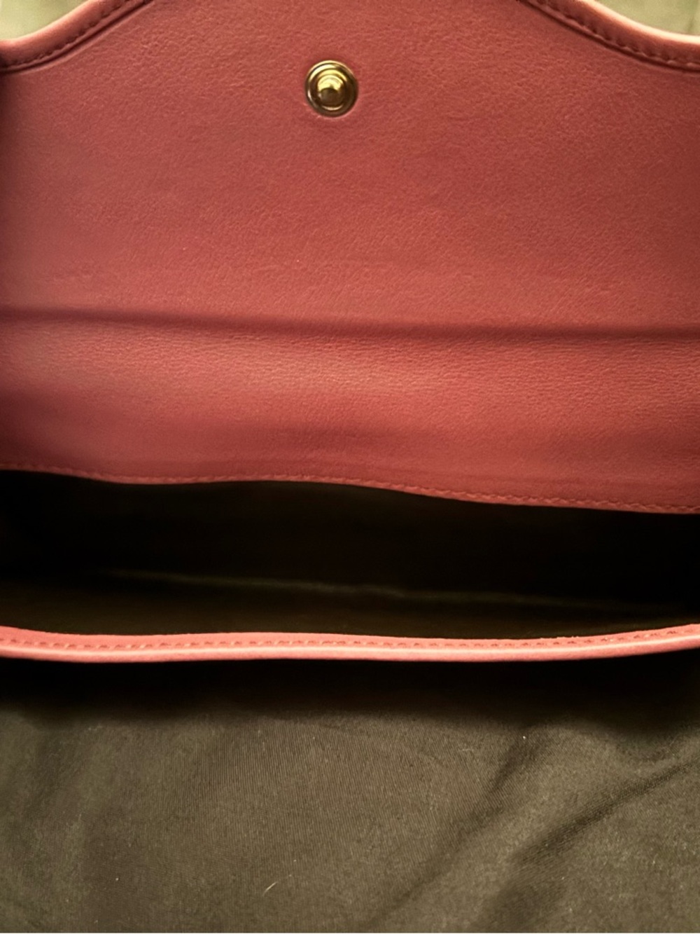 Gucci Pink GG Embossed Leather Clutch with Gold Double G - Picture 4 of 12